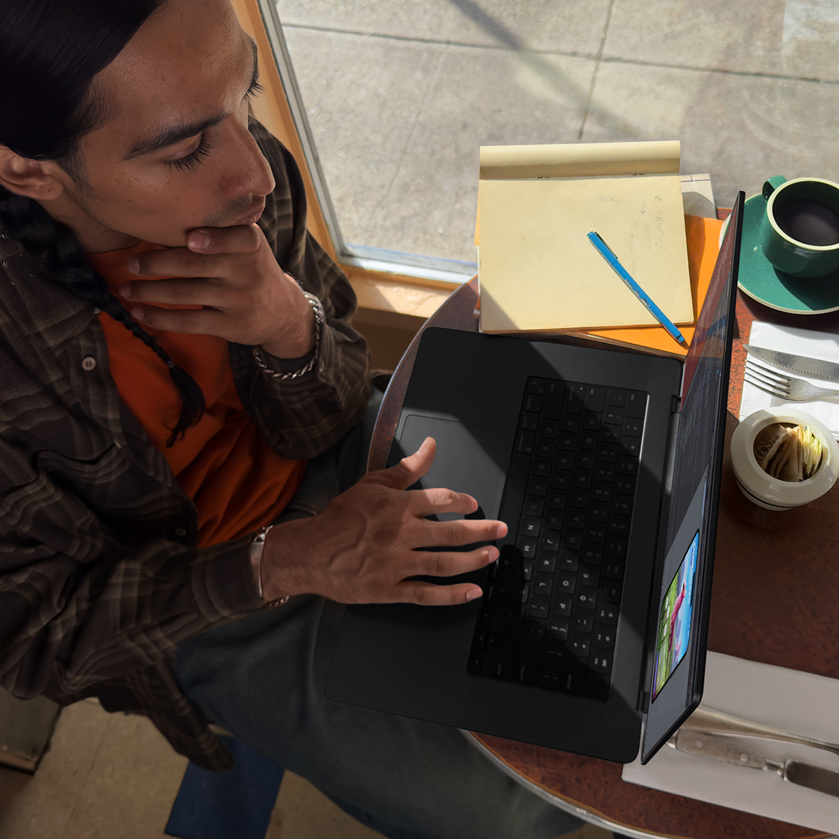Apple MacBook Pro 14-inch M3 - Slika 6